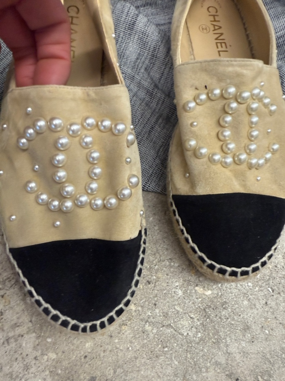 CHANEL Beige and Black Pearl-Embellished Espadrille Flats - Picture 3 of 11